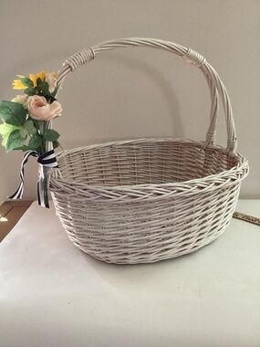 Vintage large Wicker Market Basket with floral trim